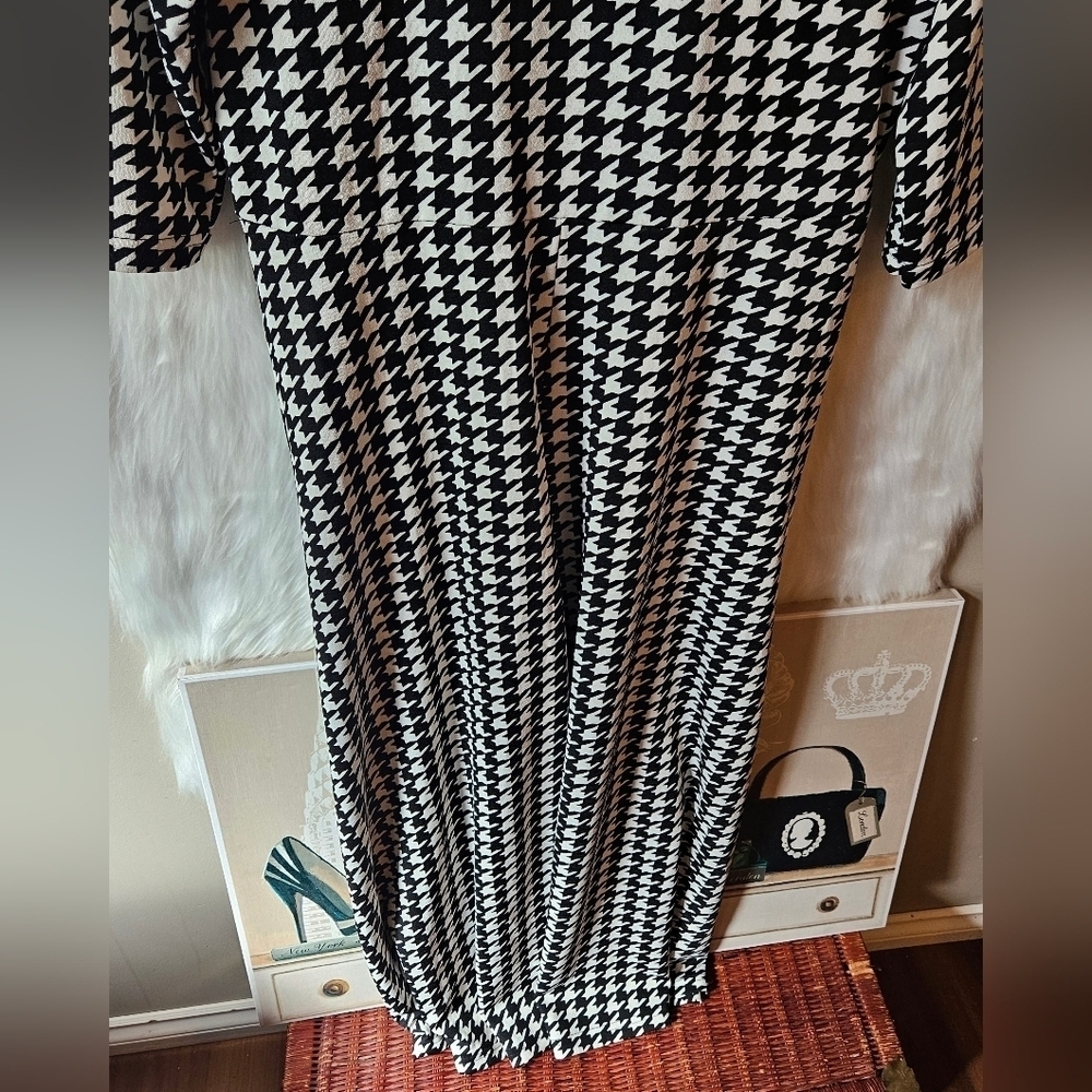 Shein Curve 3/4 Length Sleeve Houndstooth Dress - Picture 3 of 8
